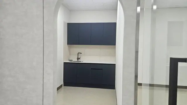풀인테리어완비, 전용30평 룸2, 탕비, 강화도어등 최적의 업무공간 사진 2