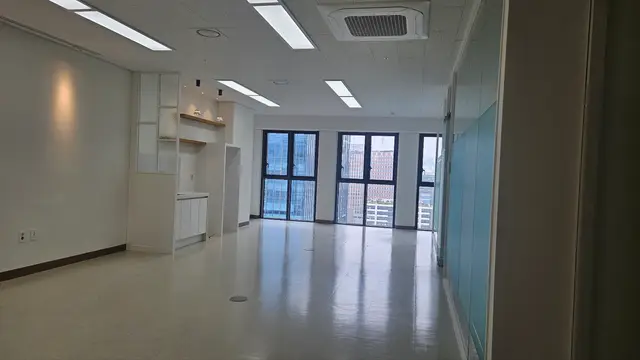 [공장매매]확장 전용30평 귀한인테리어 룸3,고급진탕비 공간, 따뜻한조명설치