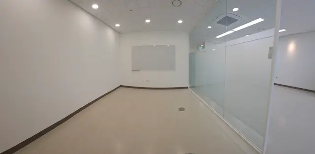 [공장매매]확장 전용30평 귀한인테리어 룸3,고급진탕비 공간, 따뜻한조명설치 사진 4