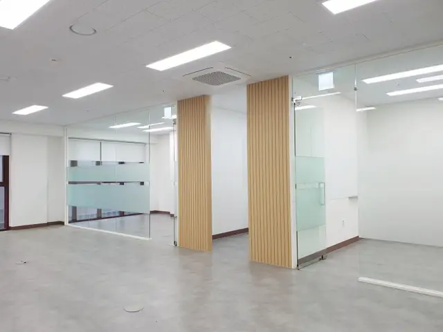[룸2,탕비,고급진인테리어] 시세보다 저렴한 가성비최강 확장전용 약30평,8월말이후입주가능 사진 4