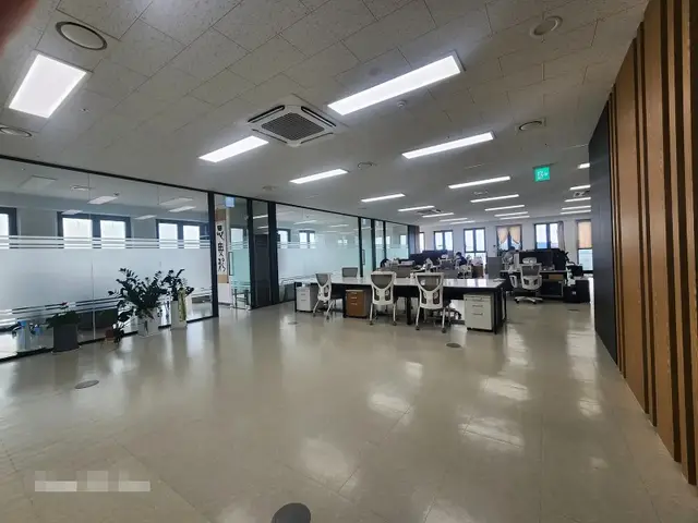 [룸4,탕비] 공장등록가능 사무실 확장전용 약75평, 입주협의가능