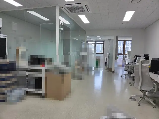 남향·룸2·넓은 탕비실까지 갖춘 실사용 좋은 20평대 사무실 사진 2